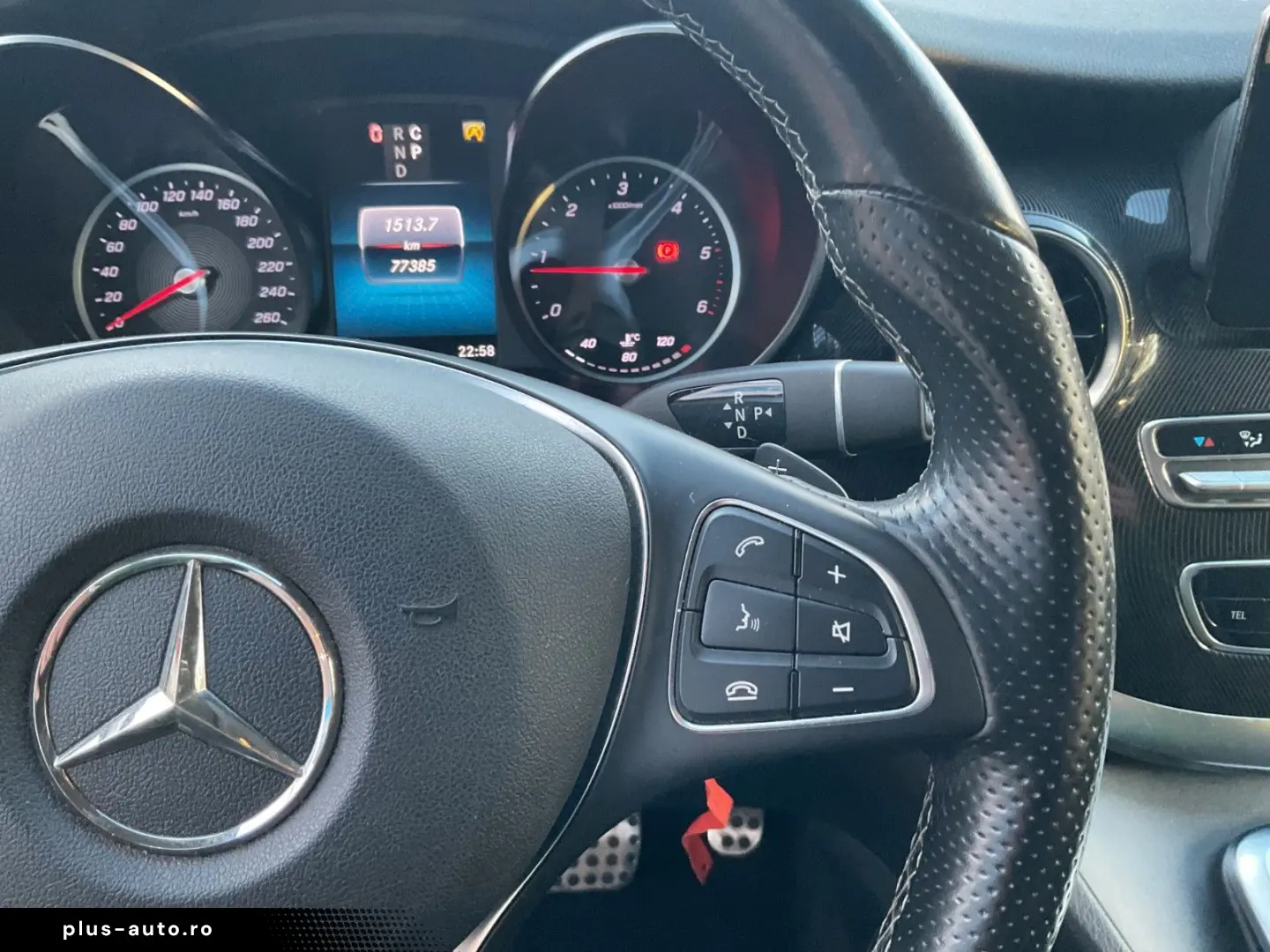 MERCEDES-BENZ V 300 d AMG