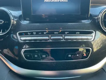 MERCEDES-BENZ V 300 d AMG