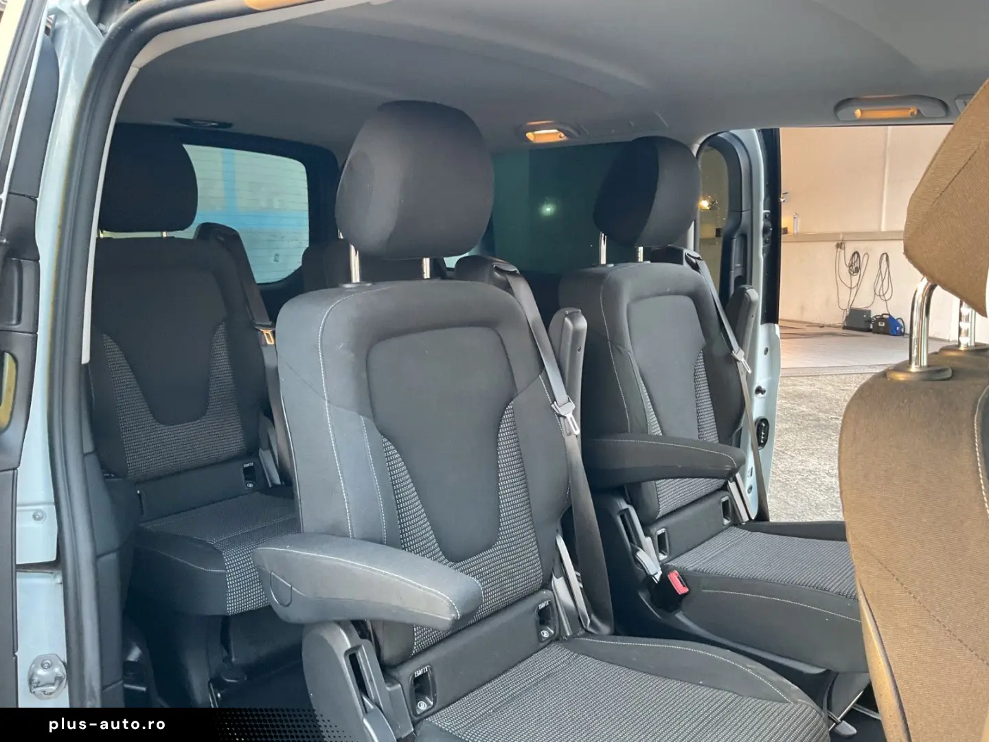 MERCEDES-BENZ V 300 d AMG