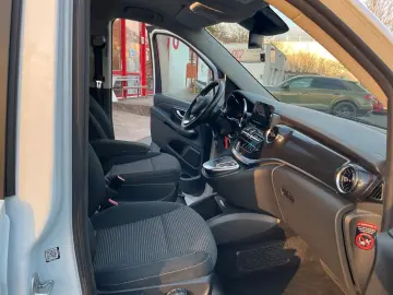 MERCEDES-BENZ V 300 d AMG