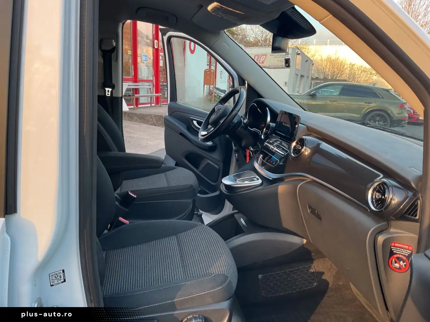 MERCEDES-BENZ V 300 d AMG