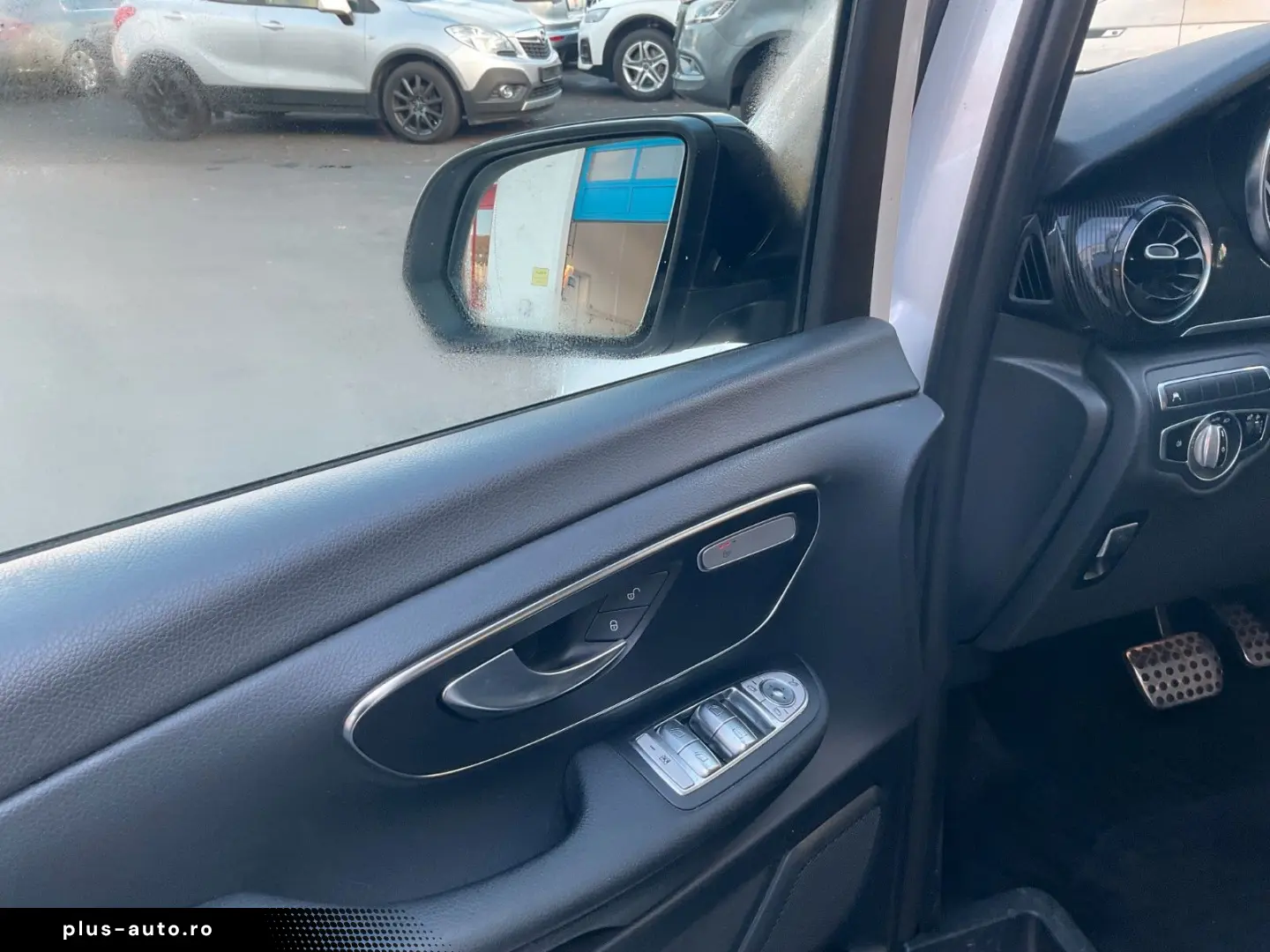 MERCEDES-BENZ V 300 d AMG