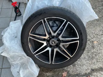 MERCEDES-BENZ V 300 d AMG