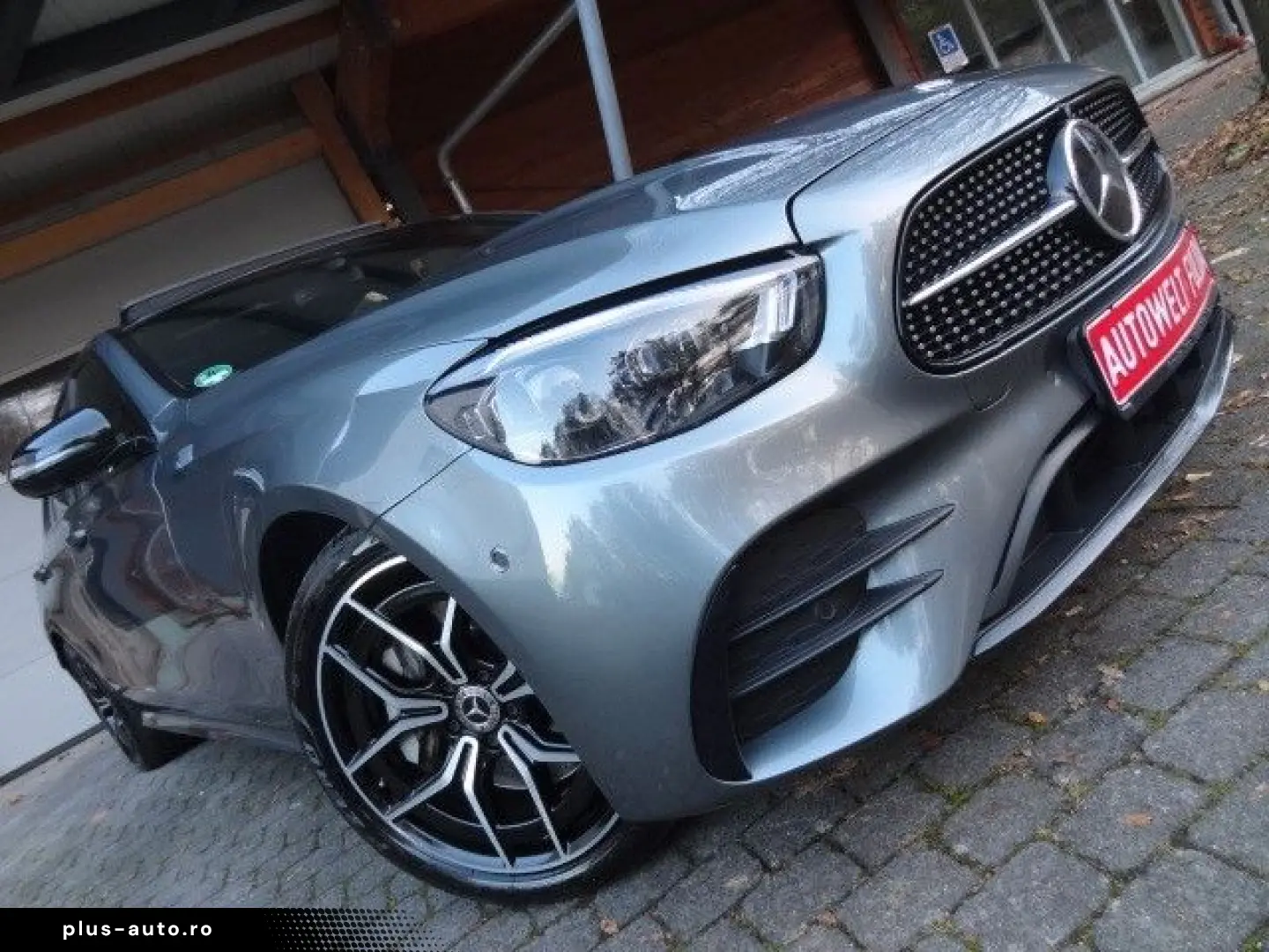 MERCEDES-BENZ E 400 4M 3X AMG NIGHT PANO MB LED LEDER DISTRO