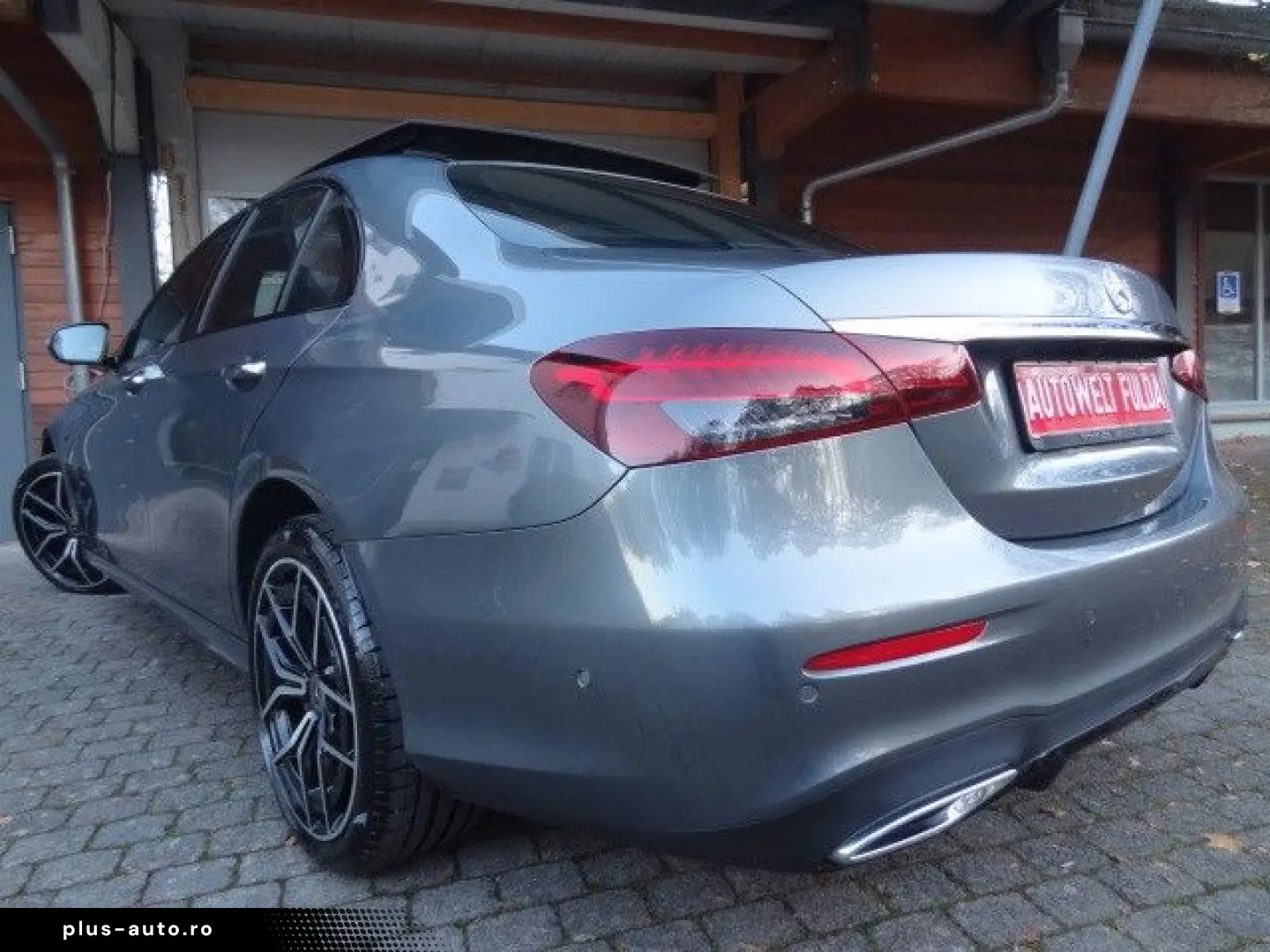 MERCEDES-BENZ E 400 4M 3X AMG NIGHT PANO MB LED LEDER DISTRO