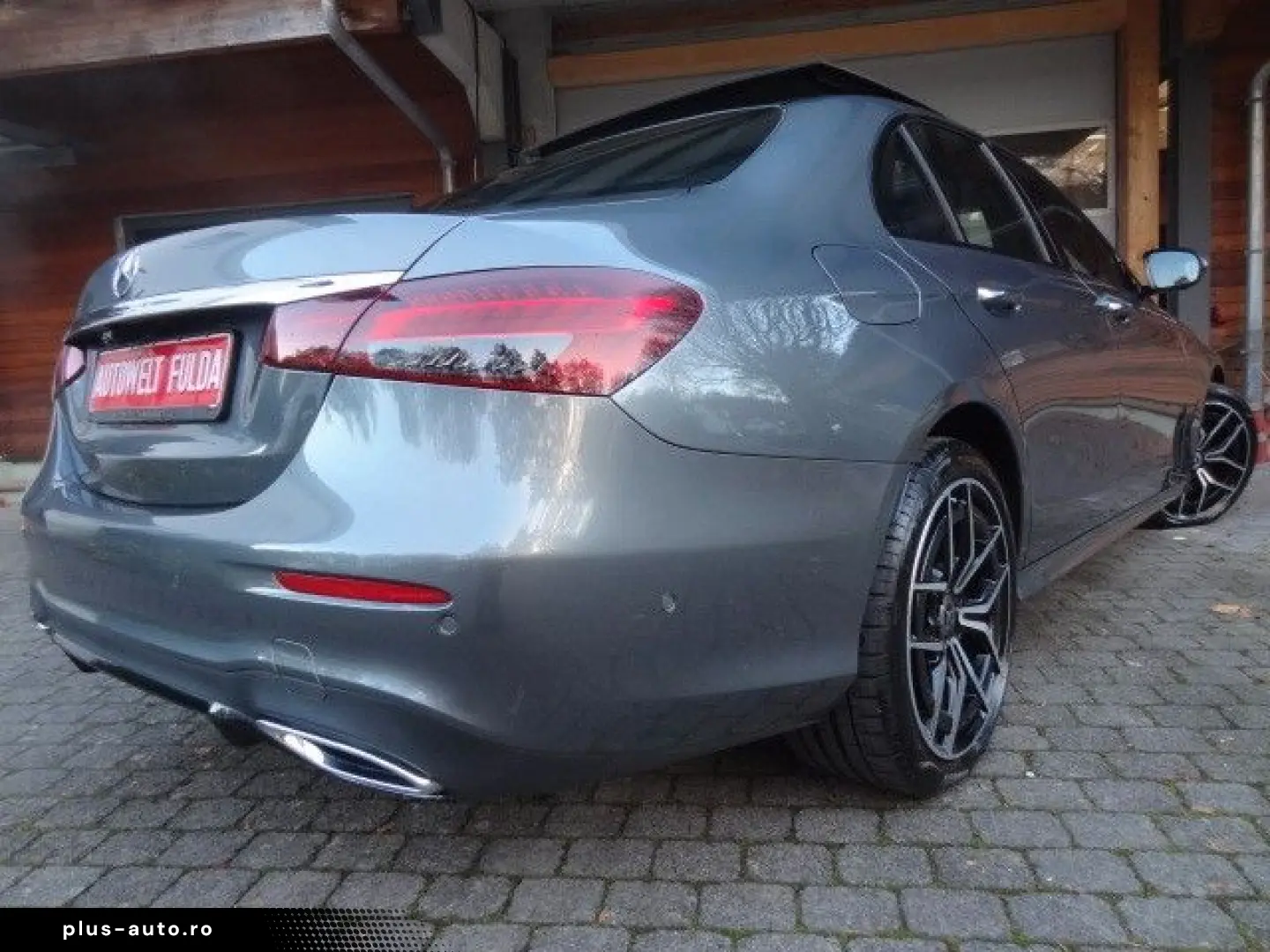 MERCEDES-BENZ E 400 4M 3X AMG NIGHT PANO MB LED LEDER DISTRO