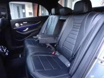 MERCEDES-BENZ E 400 4M 3X AMG NIGHT PANO MB LED LEDER DISTRO