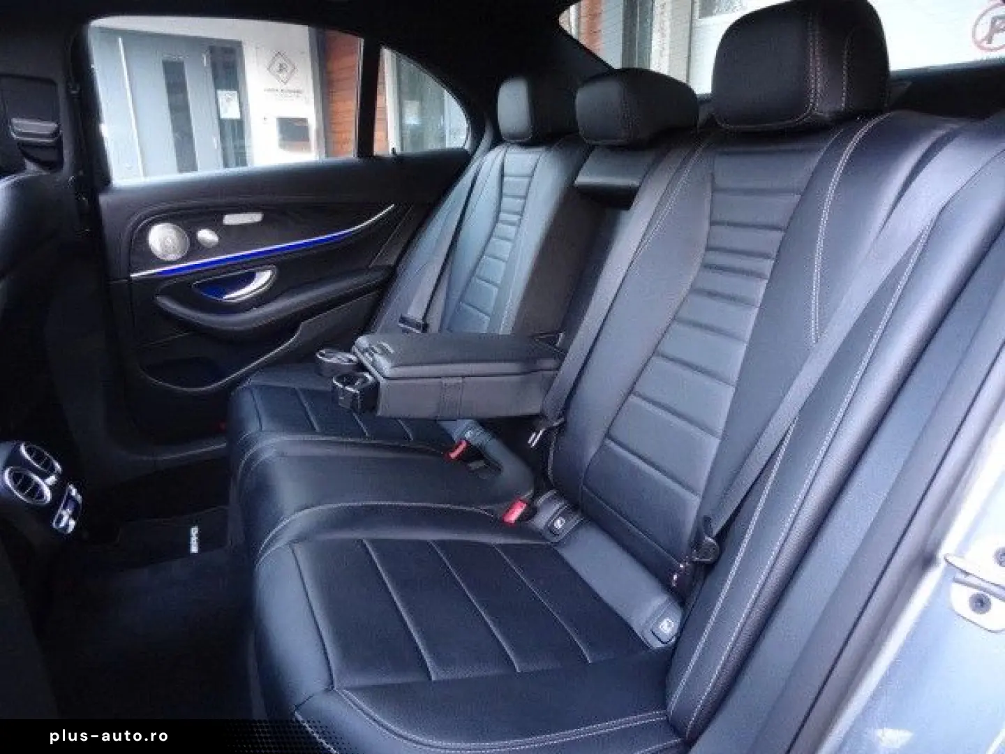 MERCEDES-BENZ E 400 4M 3X AMG NIGHT PANO MB LED LEDER DISTRO