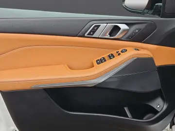 BMW X5 45e xDrive M-SPORT HYBRID LASER PANO 20  AHK