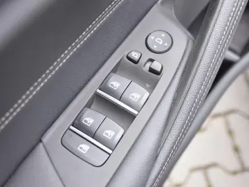 BMW 520 e LEDER GRA AHK LASER HIFI R.KAMERA LEDER