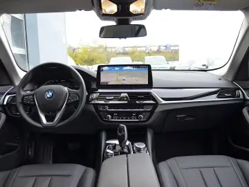 BMW 520 e LEDER GRA AHK LASER HIFI R.KAMERA LEDER