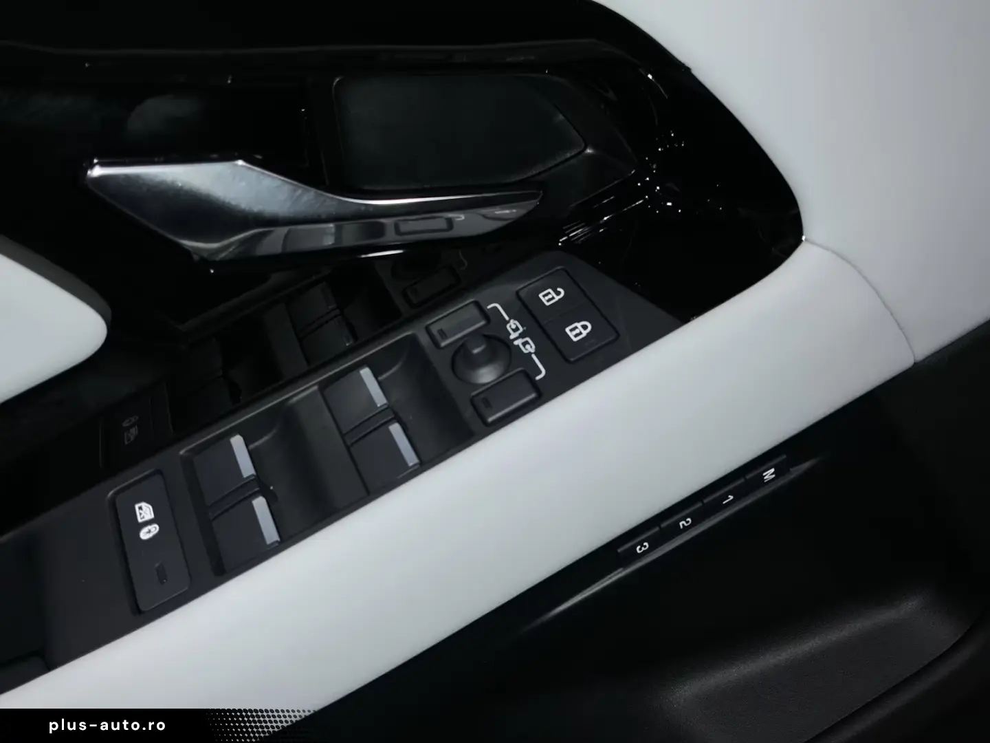 Land Rover Range Rover EvoqueP270e Hybrid S Hybrid   Pano