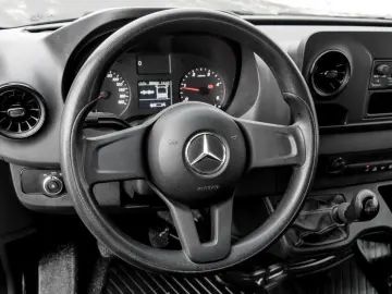 MERCEDES-BENZ Sprinter 215 CDI Doka