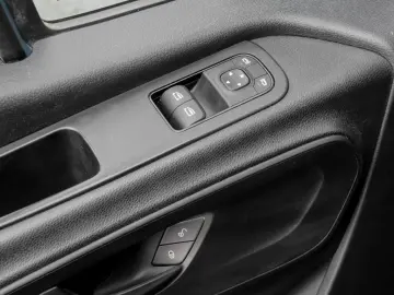 MERCEDES-BENZ Sprinter 215 CDI Doka