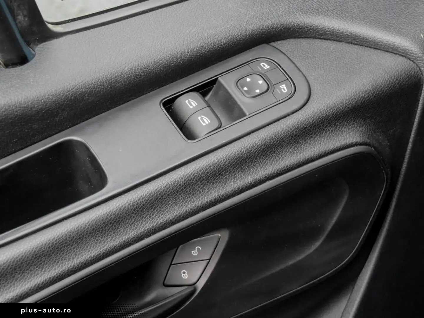 MERCEDES-BENZ Sprinter 215 CDI DOKA