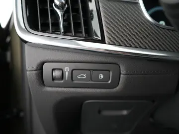 POLESTAR 1 2.0 Plug in Hybrid 609 CP 1000 Nm