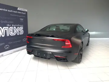 Polestar 1 – 1 din 1.500  609 CP   1.000 Nm