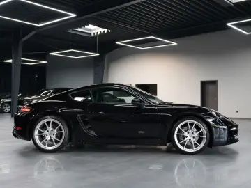 PORSCHE Cayman 718