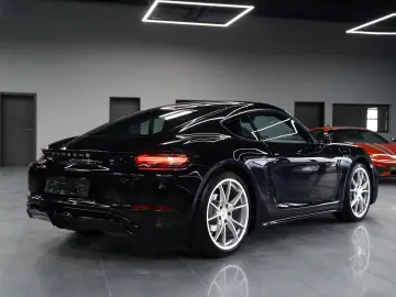 PORSCHE Cayman 718