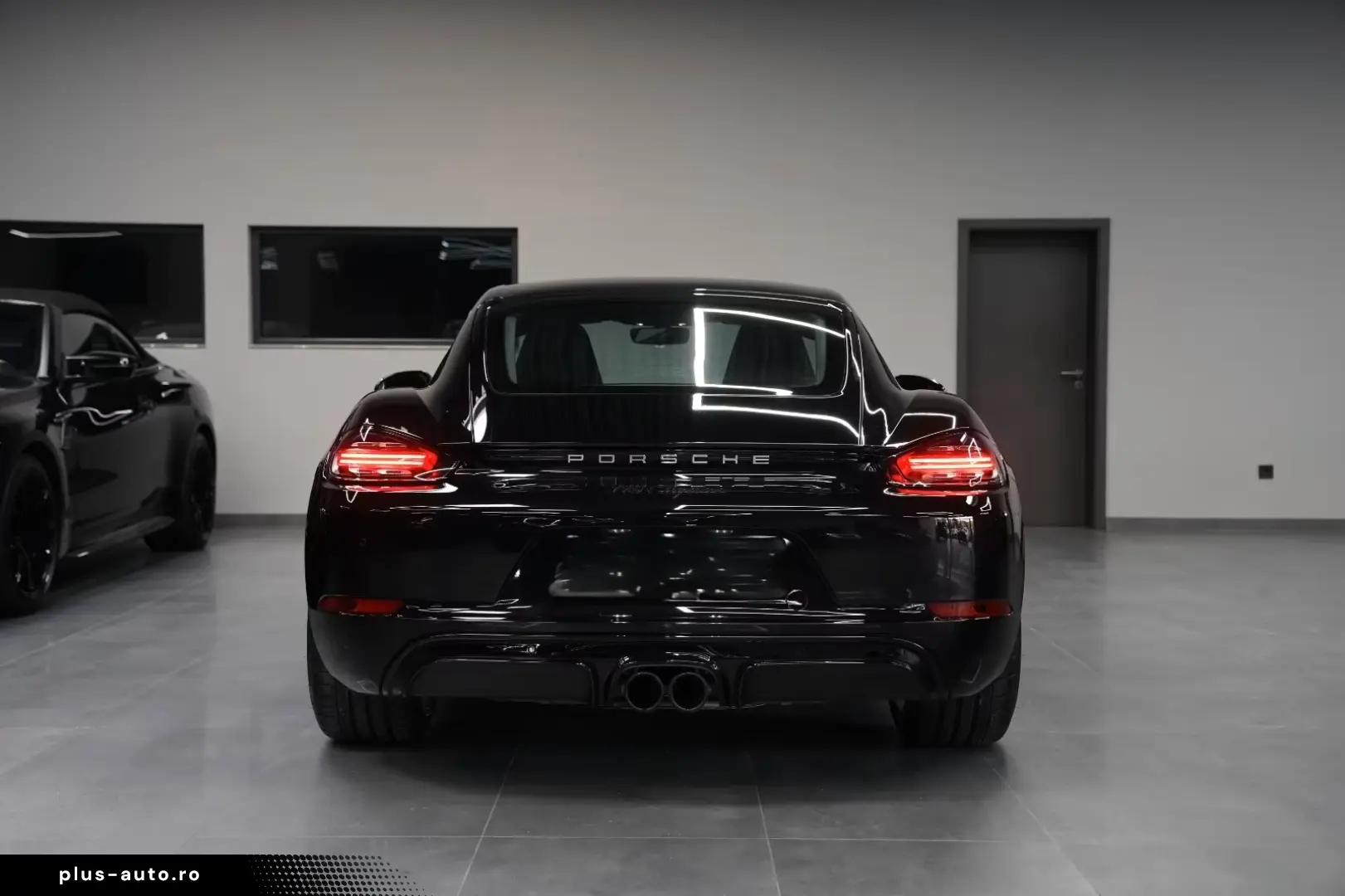 PORSCHE Cayman 718