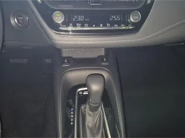 Toyota Corolla Hybrid Business Edition