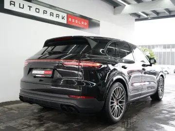 PORSCHE Cayenne Platinum Edition PDCC Sitzklima AHK MEGA