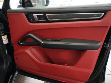 PORSCHE Cayenne Platinum Edition PDCC Sitzklima AHK MEGA