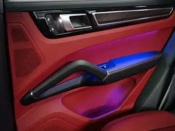 PORSCHE Cayenne Platinum Edition PDCC Sitzklima AHK MEGA