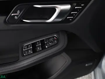 PORSCHE Macan S 3.0