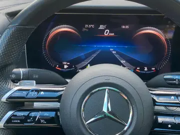 MERCEDES-BENZ E400d AMG 4M_Distronic_HuD_Airmatic_36&hellip;