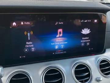 MERCEDES-BENZ E400d AMG 4M_Distronic_HuD_Airmatic_36&hellip;