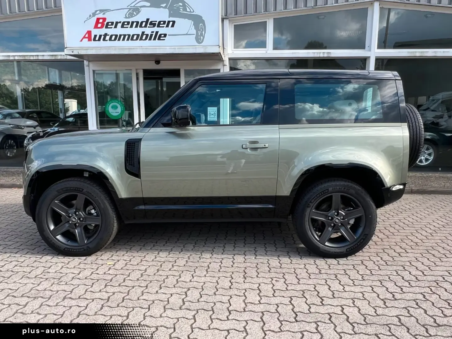 Land Rover DefenderDEFENDER 90 X-DYNAMIC SE PANO