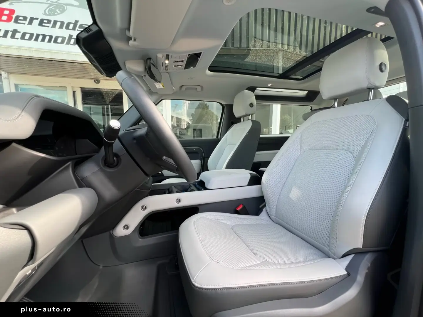 Land Rover DefenderDEFENDER 90 X-DYNAMIC SE PANO