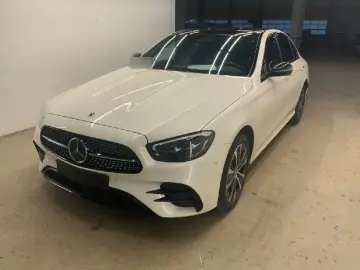MERCEDES-BENZ E 300 de 4Matic AMG Pano ACC Burm 360Kam Volll