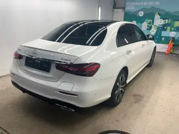 MERCEDES-BENZ E 300 de 4Matic AMG Pano ACC Burm 360Kam Volll