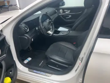 MERCEDES-BENZ E 300 de 4Matic AMG Pano ACC Burm 360Kam Volll