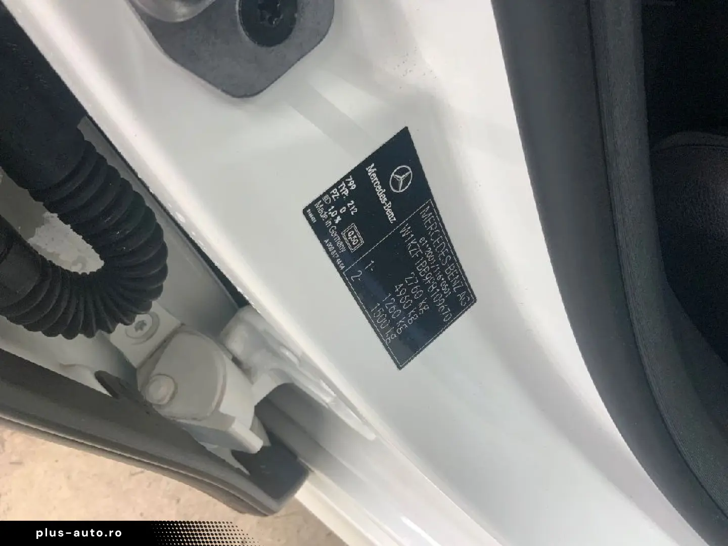 MERCEDES-BENZ E 300 de 4Matic AMG Pano ACC Burm 360Kam Volll