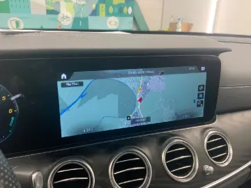 MERCEDES-BENZ E 300 de 4Matic AMG Pano ACC Burm 360Kam Volll