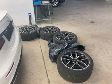 MERCEDES-BENZ E 300 de 4Matic AMG Pano ACC Burm 360Kam Volll