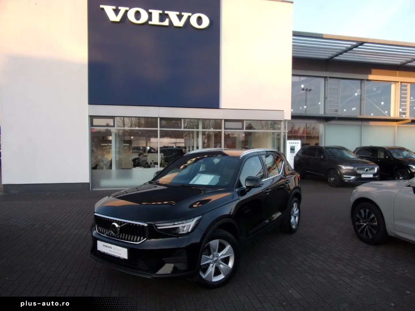 VOLVO XC 40 B3 Plus Bright 2WD Camera Keyless HarmanKardon