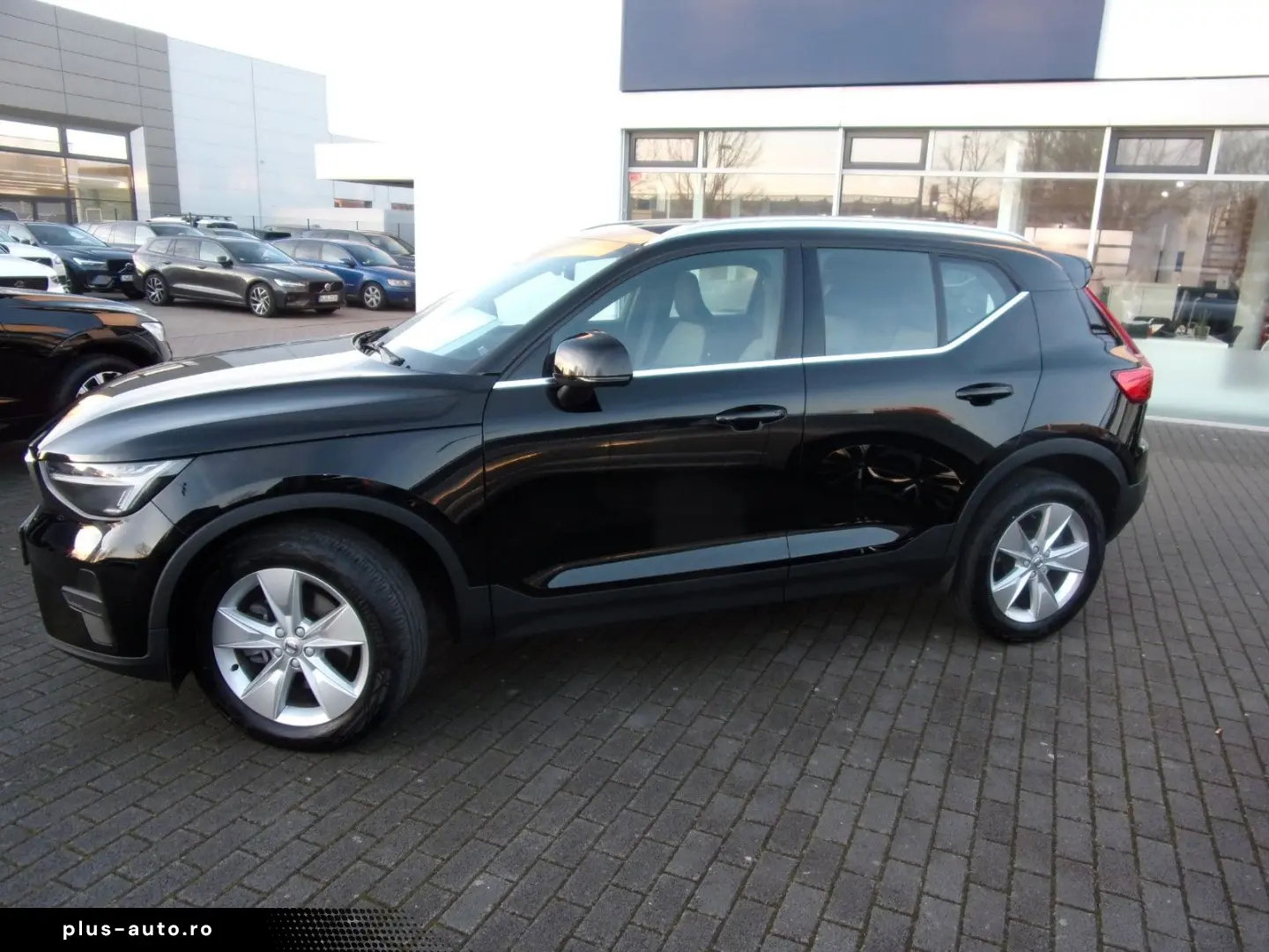 VOLVO XC 40 B3 Plus Bright 2WD Camera Keyless HarmanKardon