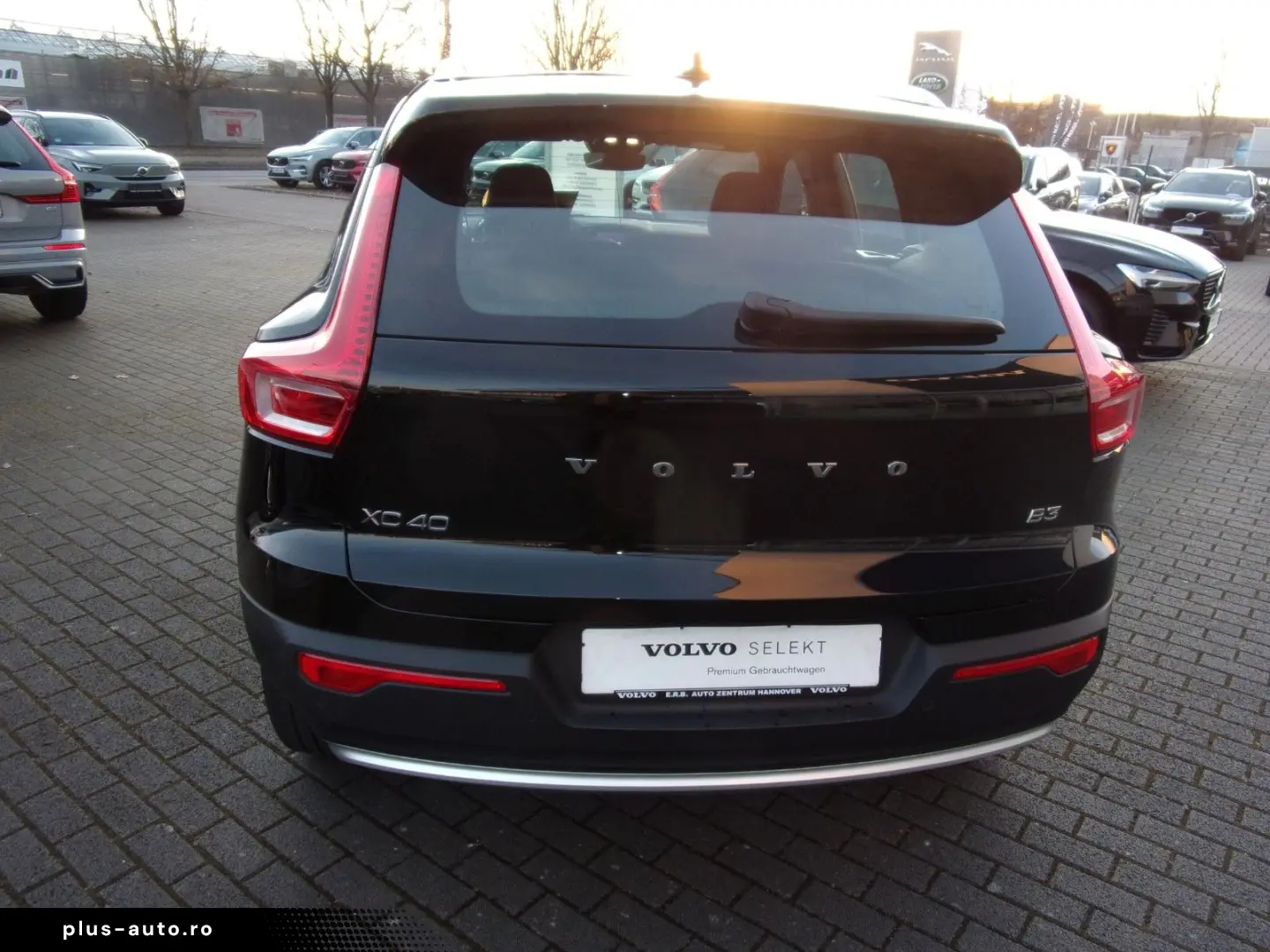 VOLVO XC 40 B3 Plus Bright 2WD Camera Keyless HarmanKardon
