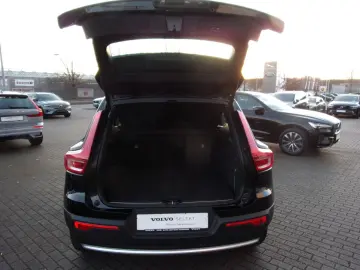 VOLVO XC 40 B3 Plus Bright 2WD Camera Keyless HarmanKardon