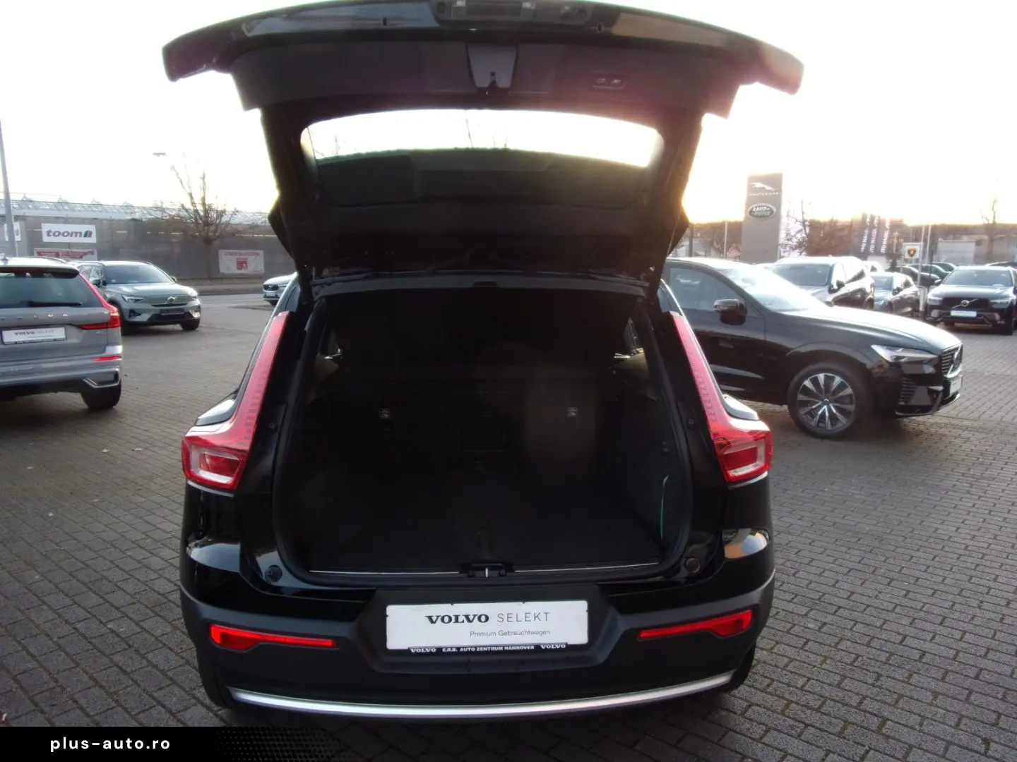 VOLVO XC 40 B3 Plus Bright 2WD Camera Keyless HarmanKardon