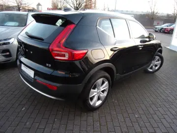 VOLVO XC 40 B3 Plus Bright 2WD Camera Keyless HarmanKardon