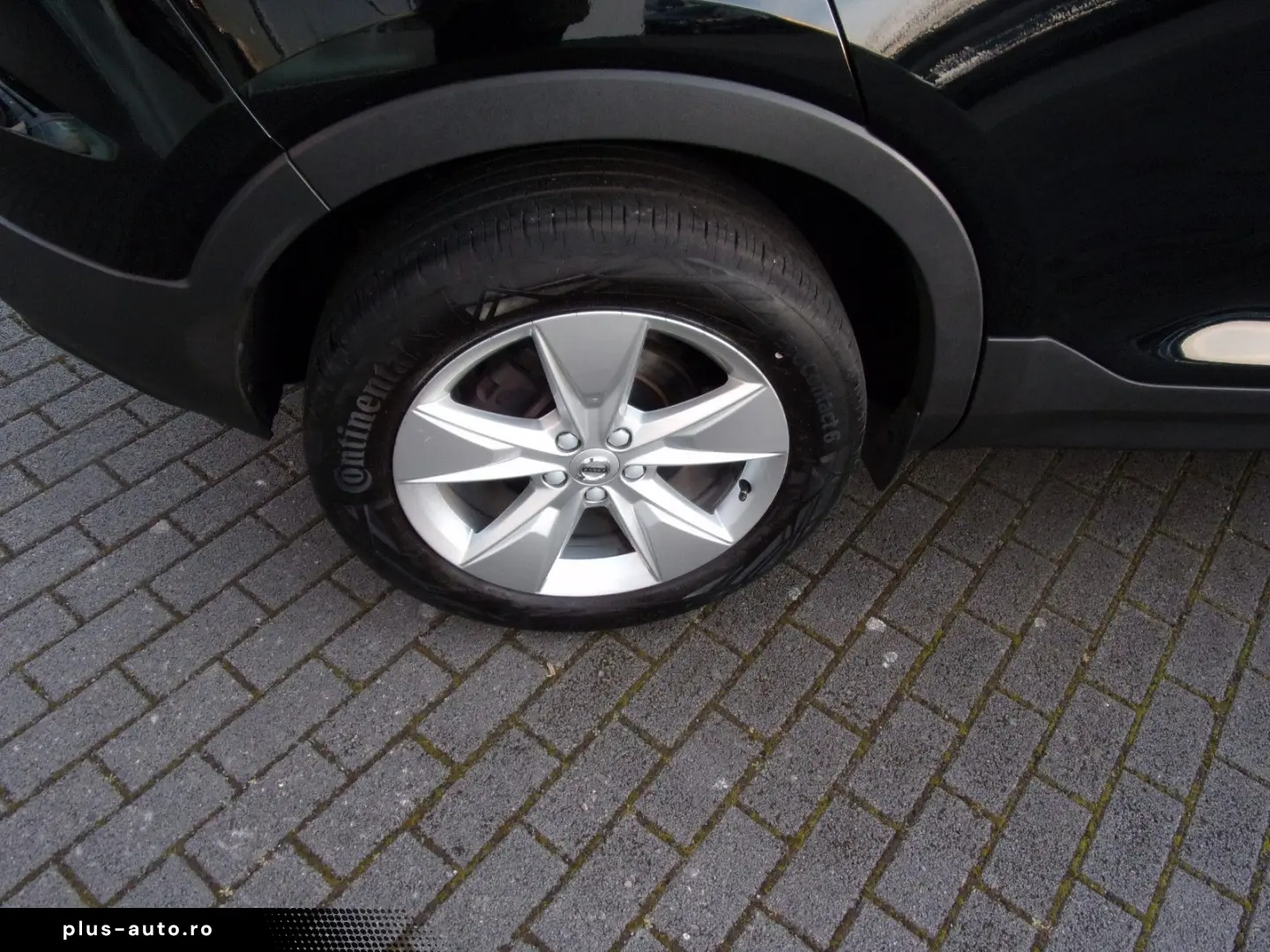 VOLVO XC 40 B3 Plus Bright 2WD Camera Keyless HarmanKardon