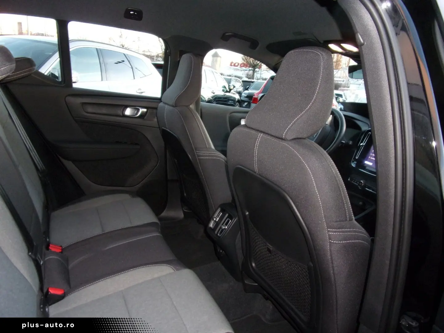 VOLVO XC 40 B3 Plus Bright 2WD Camera Keyless HarmanKardon