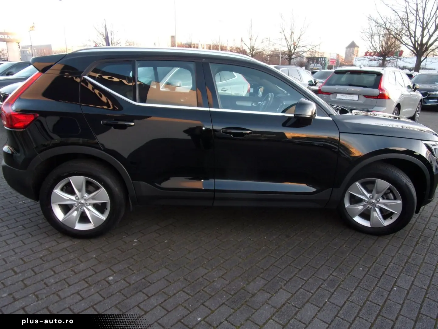 VOLVO XC 40 B3 Plus Bright 2WD Camera Keyless HarmanKardon