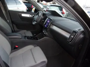 VOLVO XC 40 B3 Plus Bright 2WD Camera Keyless HarmanKardon