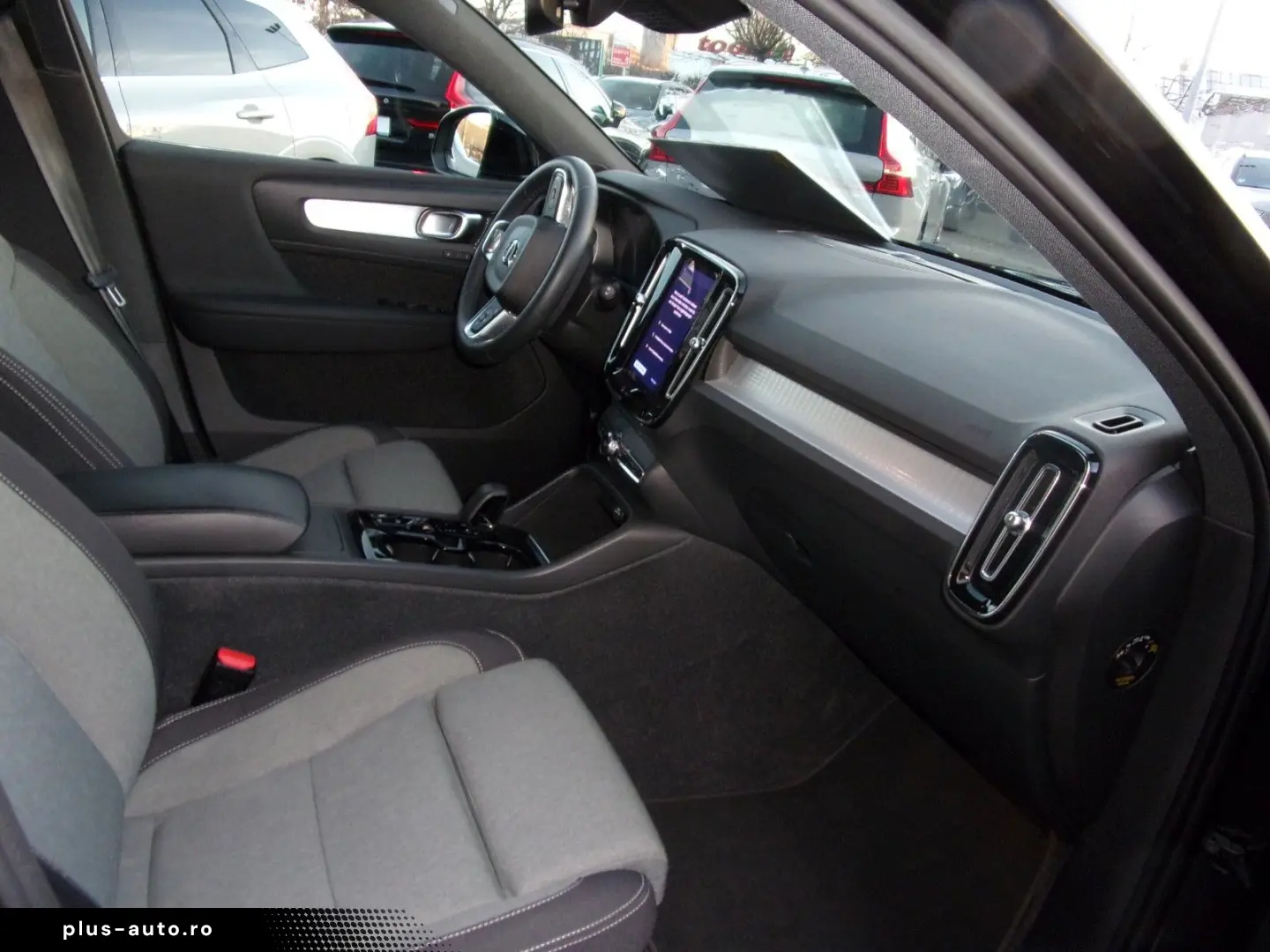 VOLVO XC 40 B3 Plus Bright 2WD Camera Keyless HarmanKardon